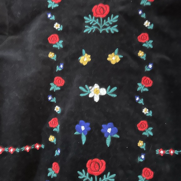 Hanna Anderson Sz 5 Velvet Dress w/embroidery - Picture 3 of 3